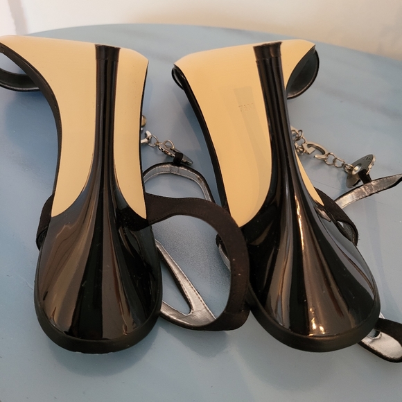 Guess By Marciano sandals - Picture 10 of 10